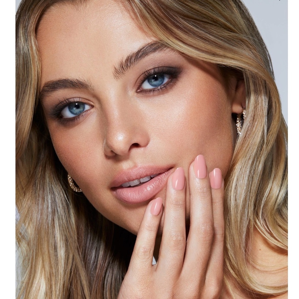 NIB Static Nails in Jetsetter Round